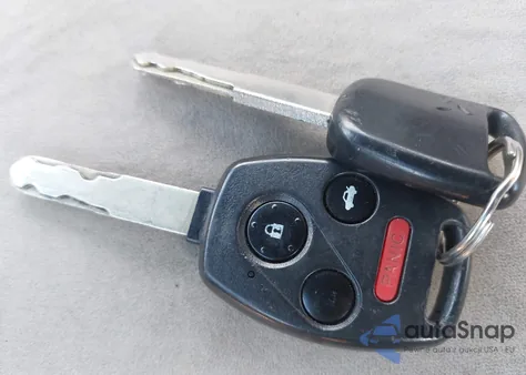 2003 Honda Accord 2.4 Lx z USA, uszkodzony, nr VIN 1HGCM56313A061101